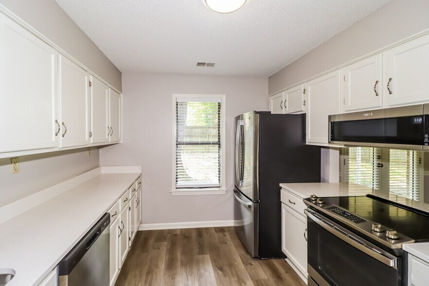 Building Photo - 6891 Autumnhill Ln