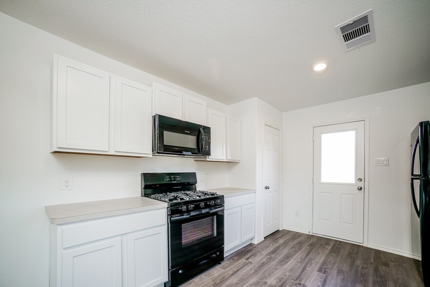 Building Photo - 1718 Campos Ct