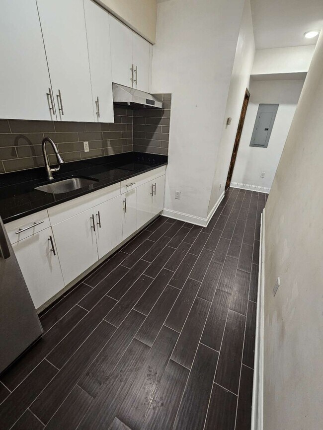 Building Photo - 1229 N 15th St