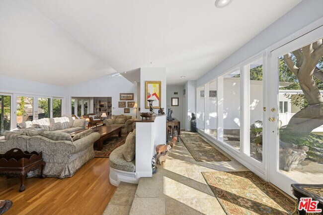 Building Photo - 11215 Sunset Blvd