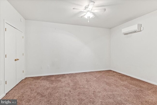 Building Photo - 316 Bridge St