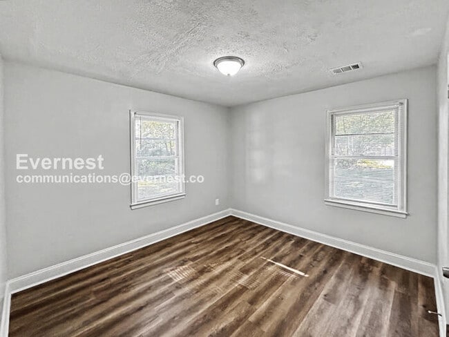 Building Photo - 3741 Loren Dr