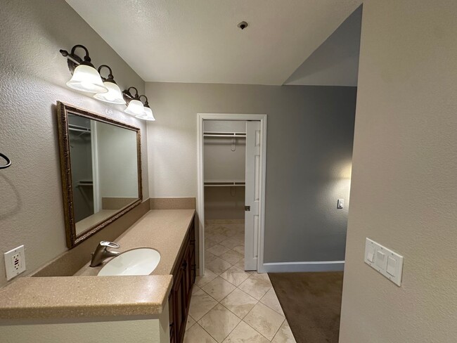 Building Photo - Elegant & Spacious 3BD Home | Pool Access,...