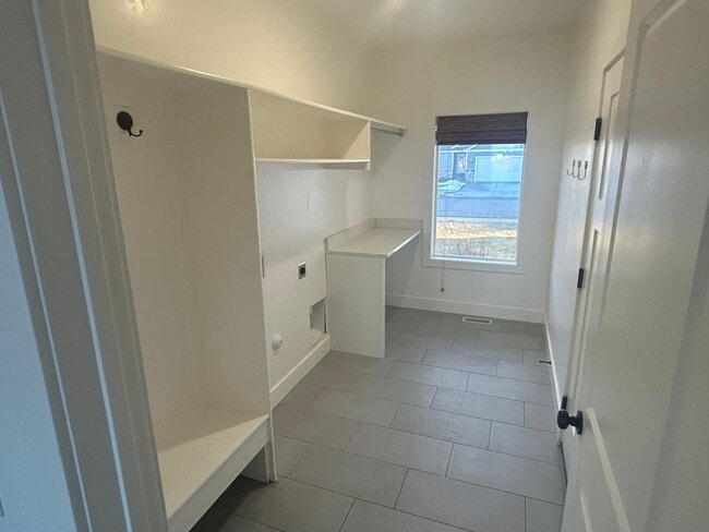 Laundry - 564 W Sanford St