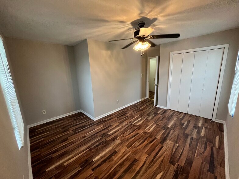 Building Photo - 1111 Emmett St