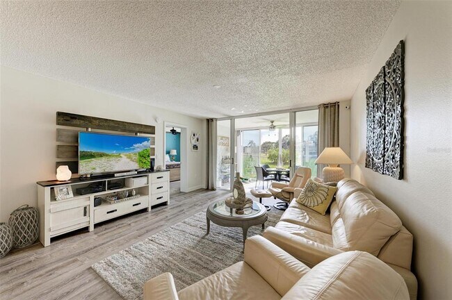 Building Photo - 4480 Fairways Blvd