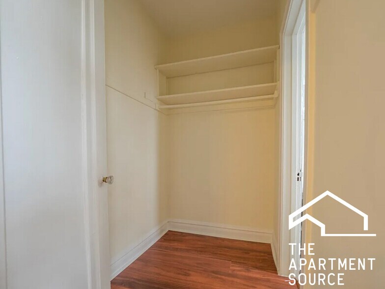 Building Photo - 4828 N Damen Ave
