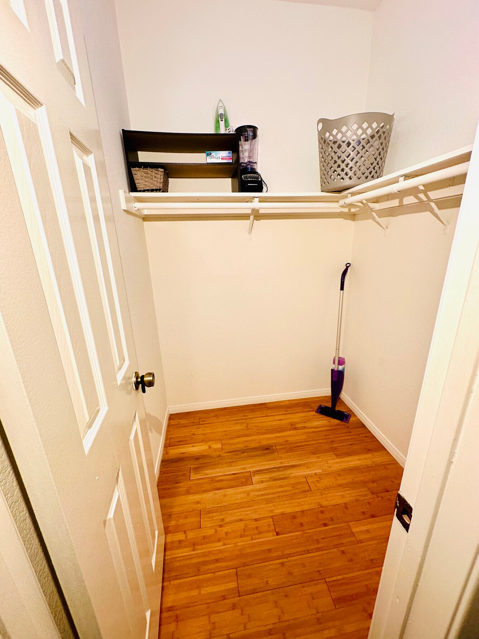 Building Photo - 4242 La Salle Ave