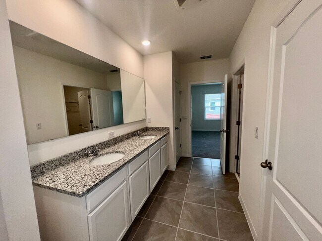 Building Photo - 7086 Cattle Egret Dr