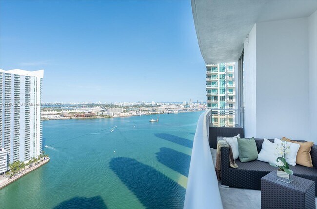 Building Photo - 901 Brickell Key Blvd