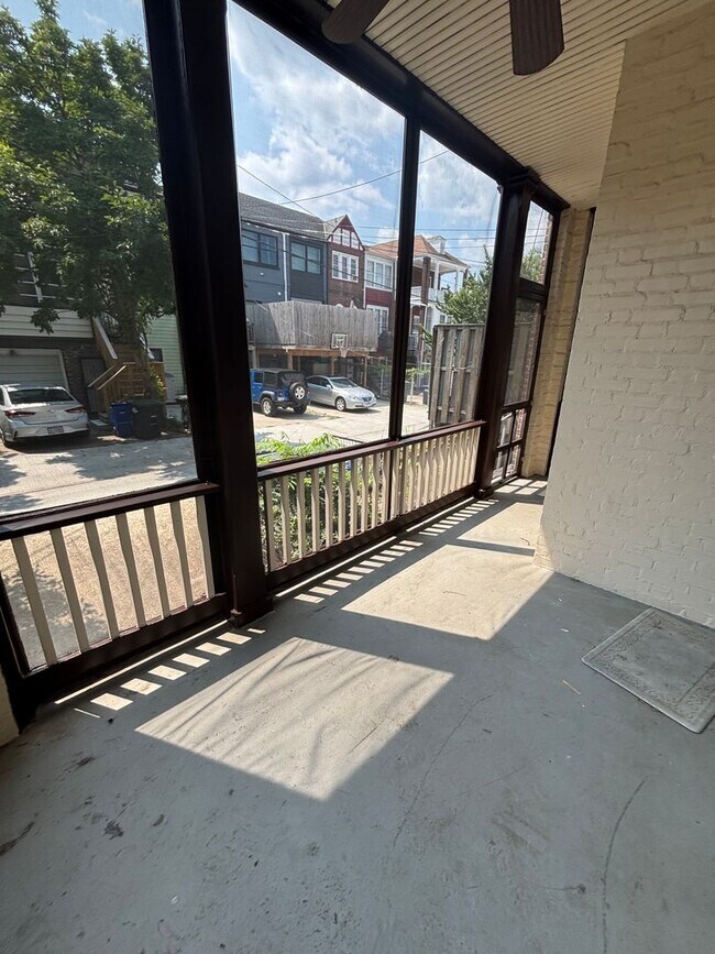 Building Photo - 1370 Sheridan St NW