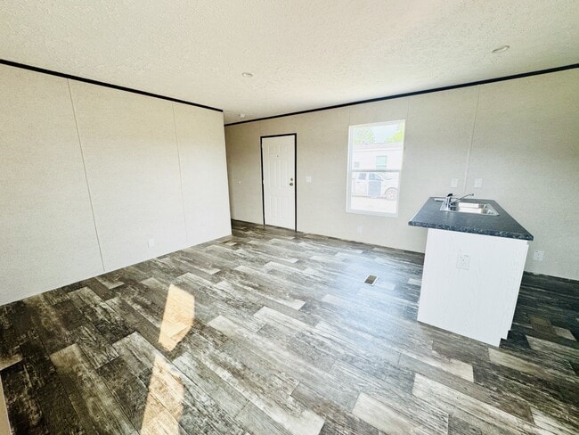 Building Photo - 123 Blissful Ct