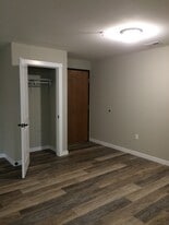 Building Photo - 5819 NE 162nd Ave