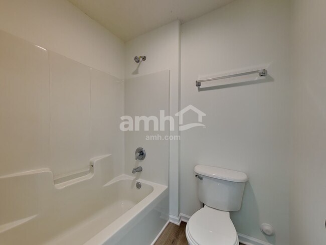 Building Photo - 5640 Regent Village Dr