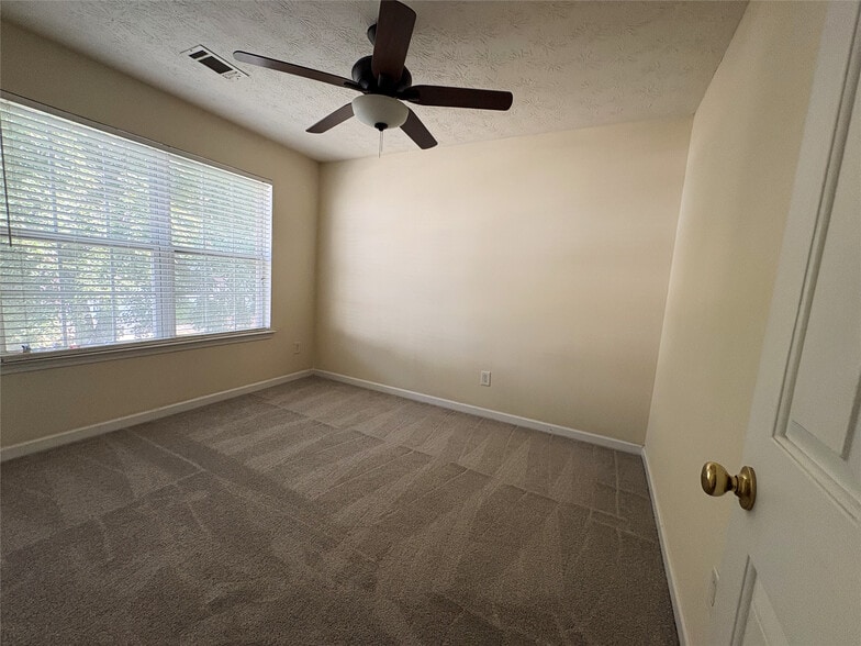 Building Photo - 1863 Skylar Leigh Dr