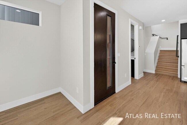 Building Photo - 830 Cherry St