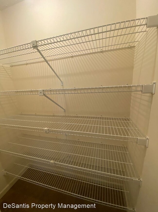 Building Photo - 3 br, 2.5 bath House - 902 Lexington Drive