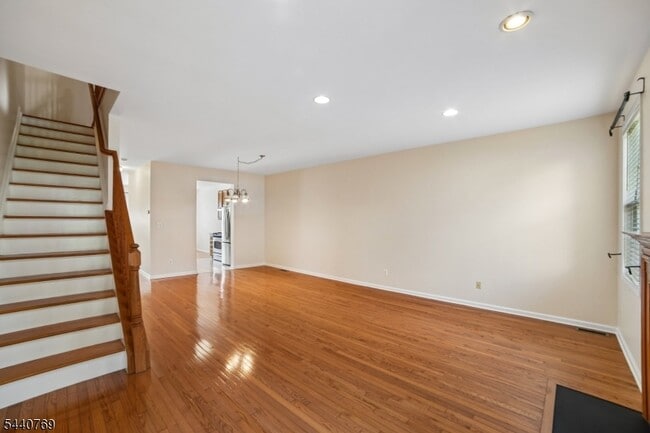 Building Photo - 533 Coventry Dr