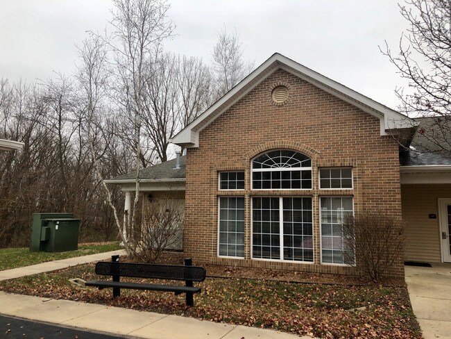 Building Photo - 1612 Sauk Rd