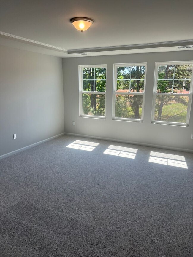 Building Photo - **3 Bed, 2.5 Bath Home for Rent @ Triple Crown in Durham**