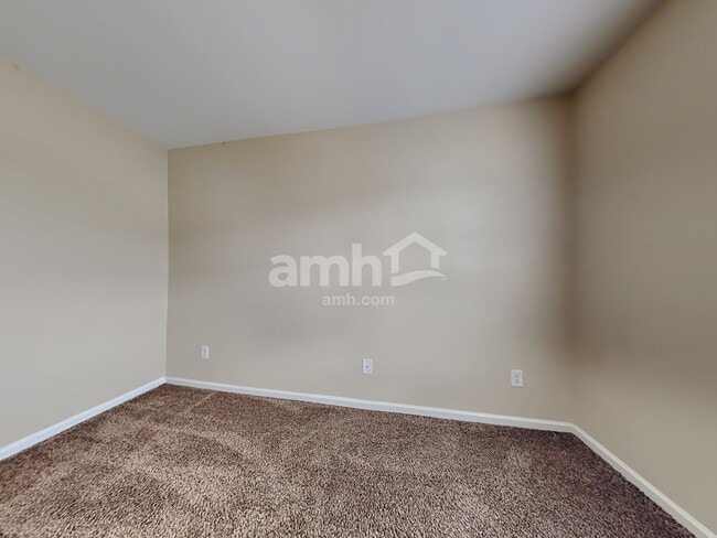 Building Photo - 409 Lakewind Dr