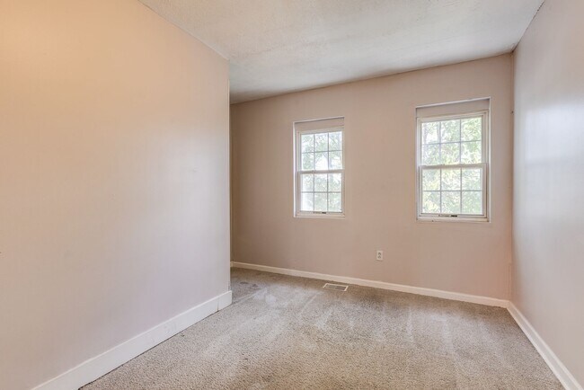 Building Photo - 2013 Gregory St