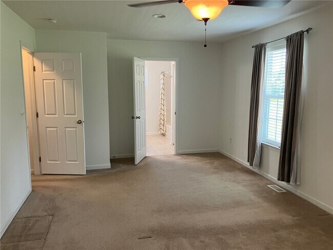 Building Photo - 69 Coneflower Dr