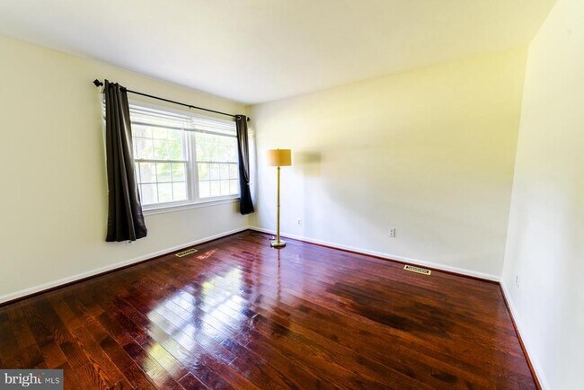 Building Photo - 1345 Carpers Farm Way