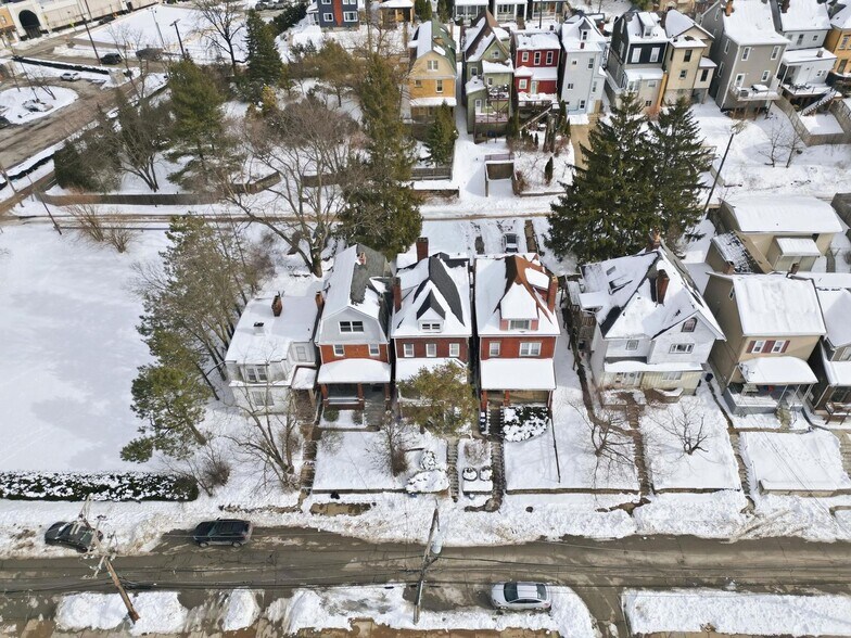 Building Photo - 141 Oneida St