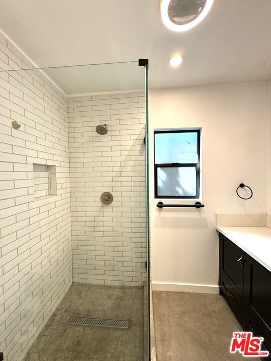 Building Photo - 2241 1/2 Harwood St