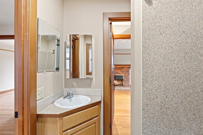 Building Photo - Charming Updated Home on Corner Lot with Finished Basement in Ballard