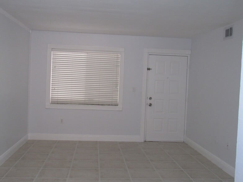 Building Photo - 2925 W 80th St