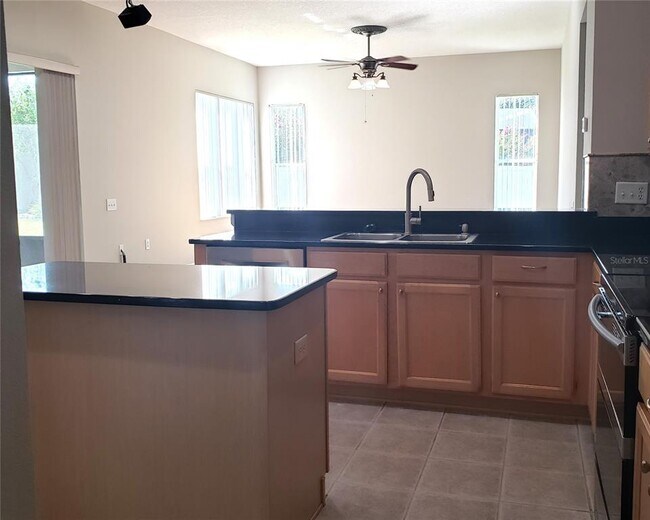 Building Photo - 25638 Ferdinand Ct