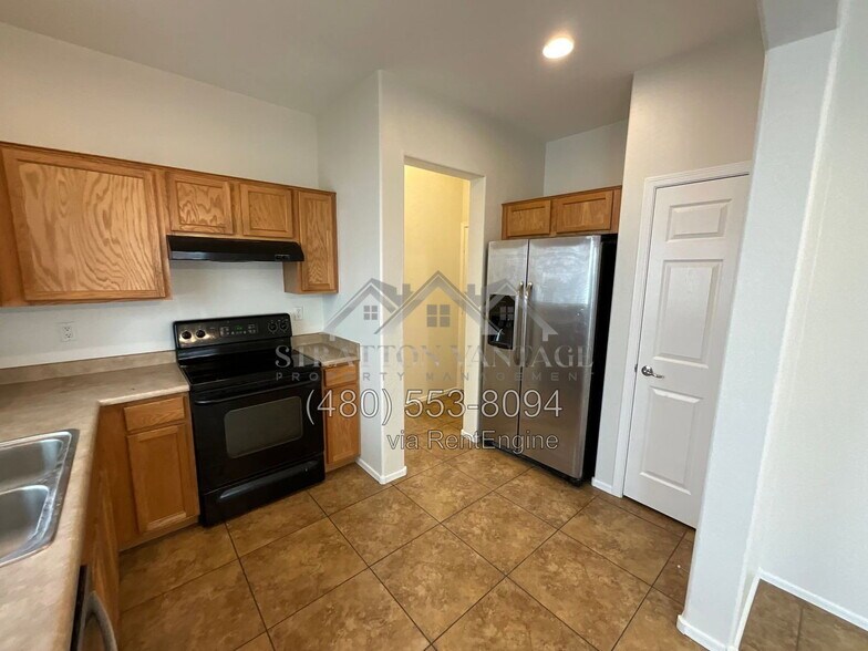 Building Photo - 4737 E Olney Ave
