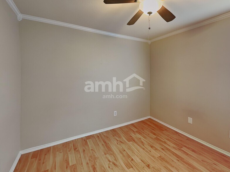 Building Photo - 1909 Wahoo Dr