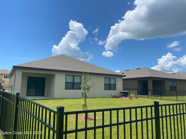 Building Photo - Charming SFH in Cypress Bay Preserve