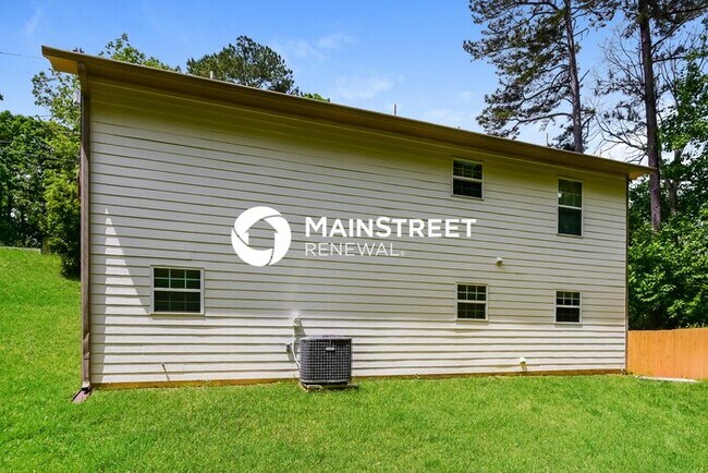 Building Photo - 4 Bedroom Pet-Friendly Home in Conley, GA with Main Street Renewal