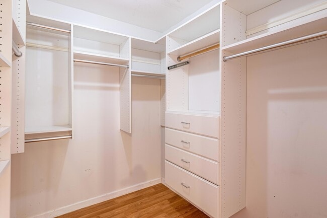 Building Photo - 2936 Florida Blvd