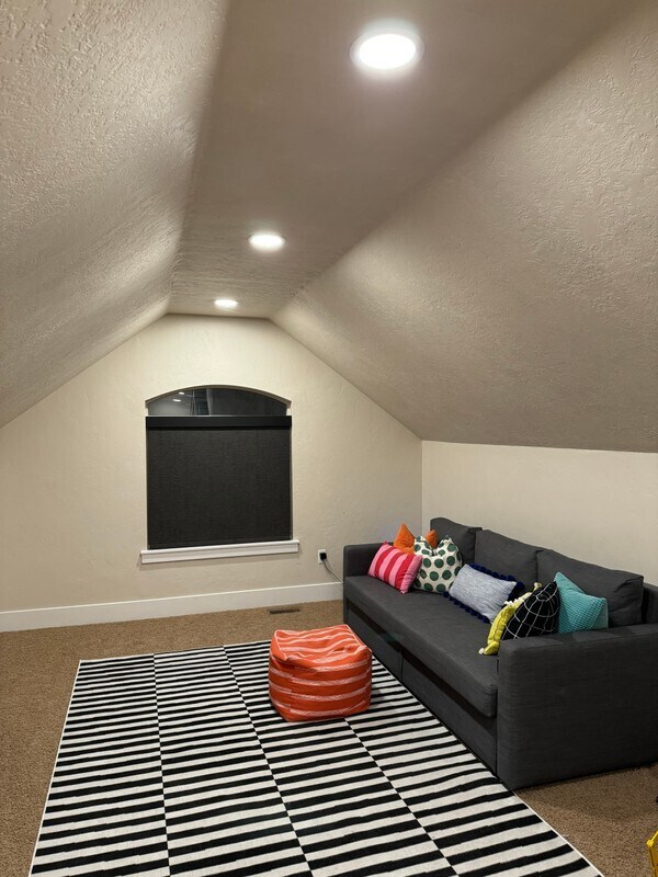 Building Photo - 5101 Emmeline Dr