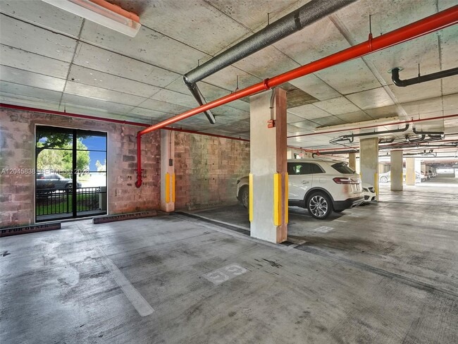 Building Photo - 2509 N Ocean Blvd