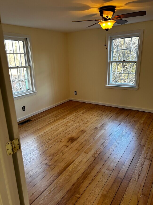 Front bedroom - 969 Purchase Brook Rd