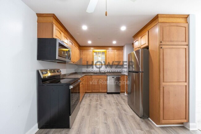 Building Photo - 307 W Main St