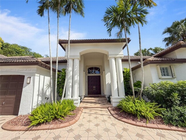 Building Photo - 2514 Poinciana Dr