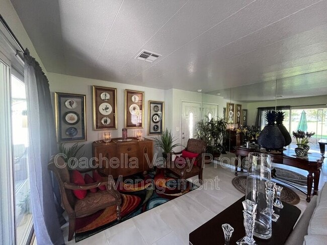 Building Photo - 421 S Paseo Laredo