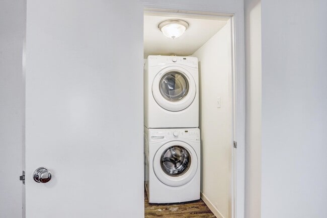 Building Photo - 415 Hawthorne St