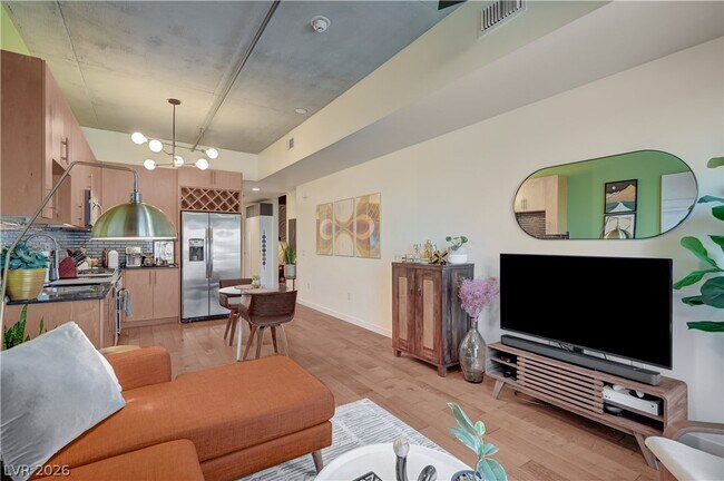 Building Photo - 353 E Bonneville Ave