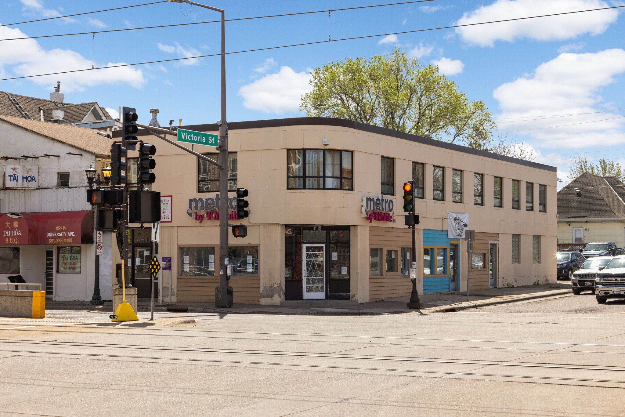 Building Photo - 852 Edmund Ave