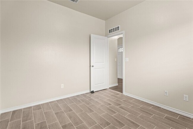 Building Photo - 7308 Kolda Dr