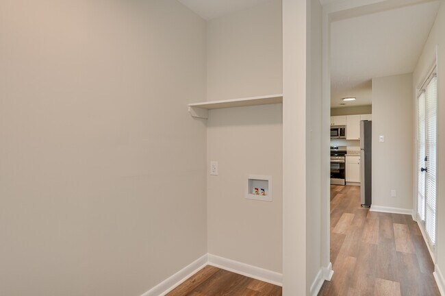 Building Photo - 1406 Ridgewood Dr