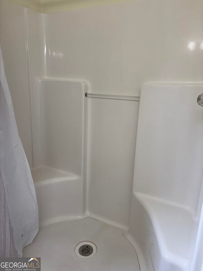 Building Photo - 74 Lockerbie Ct